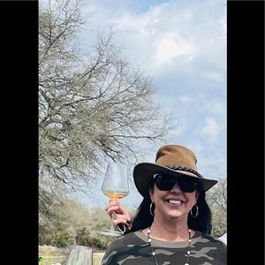 Meet your Posher, Kim